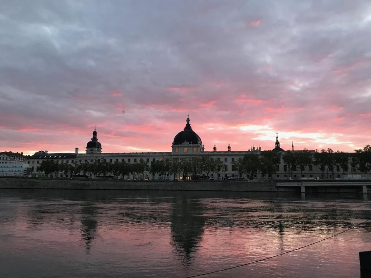 Appartamento Duplex Industriel Au Coeur De Lione Esterno foto